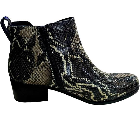 Vionic Clara Boa reptile crocodile leather print booties ankle boots size 7 - Picture 4 of 8